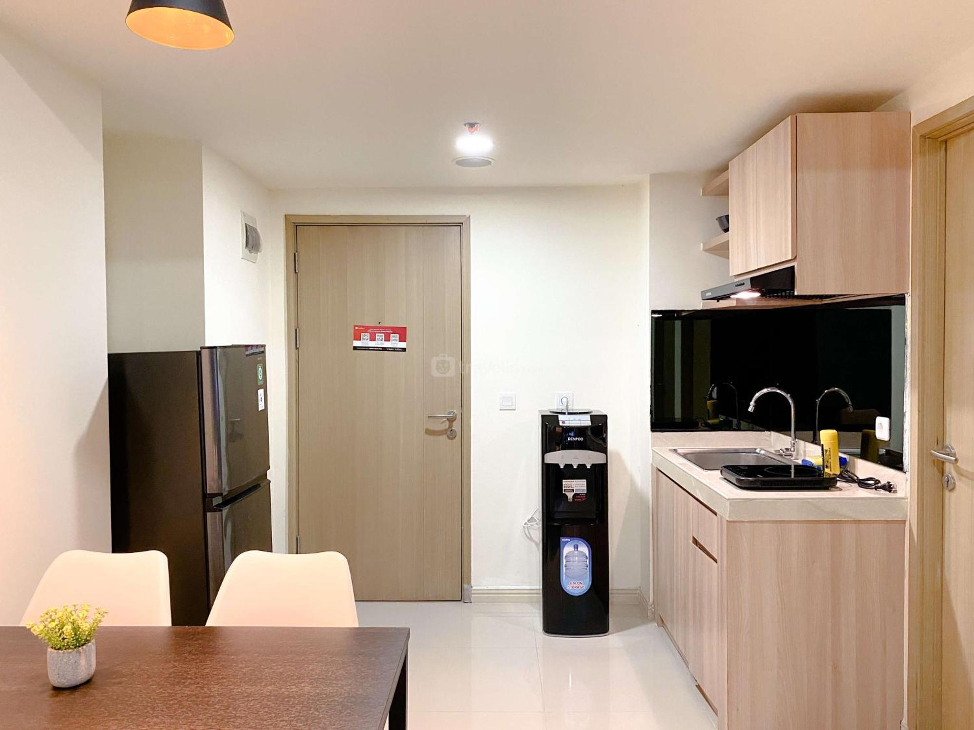 Homey 2Br With Work Space At Meikarta Apartment By Travelio Cikarang Exterior foto